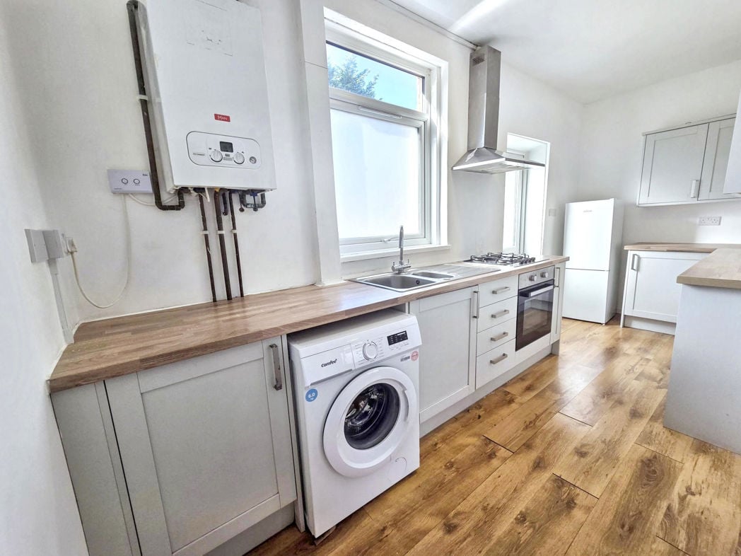 Property image 3 of 9