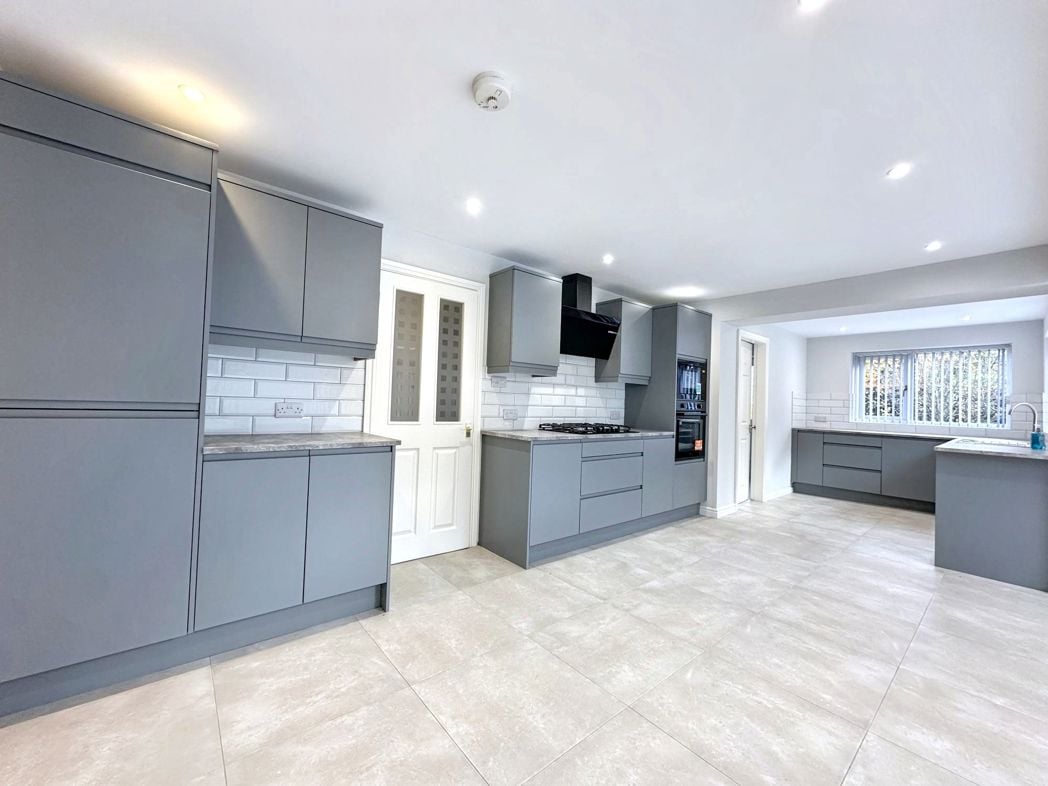 Property image 3 of 24