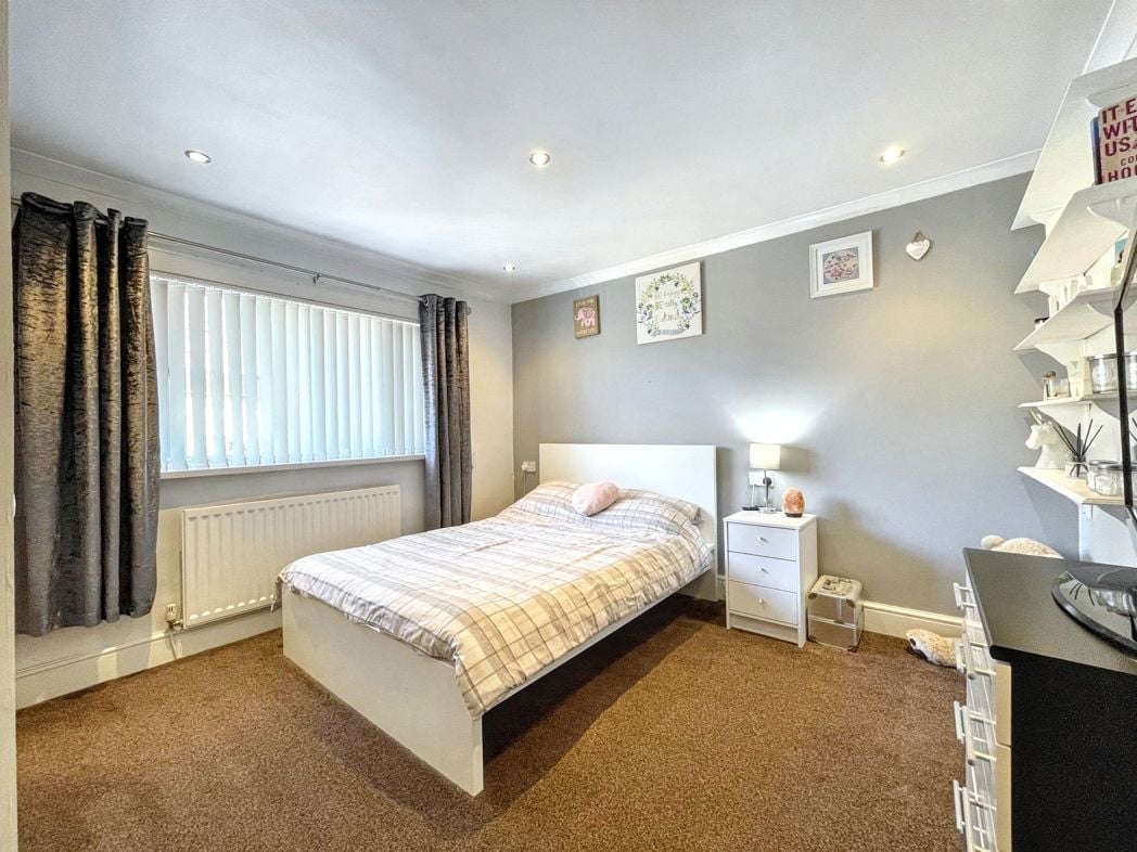 Property image 10 of 23