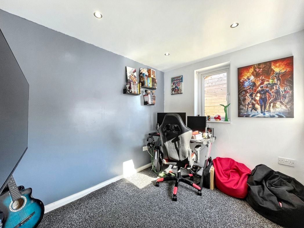Property image 17 of 23