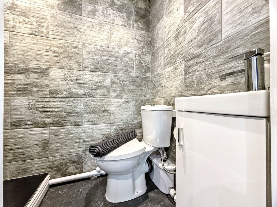 Property image 18 of 24
