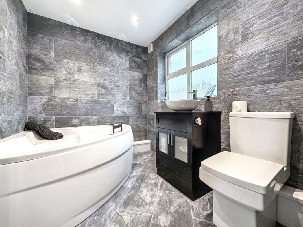 Property image 12 of 24