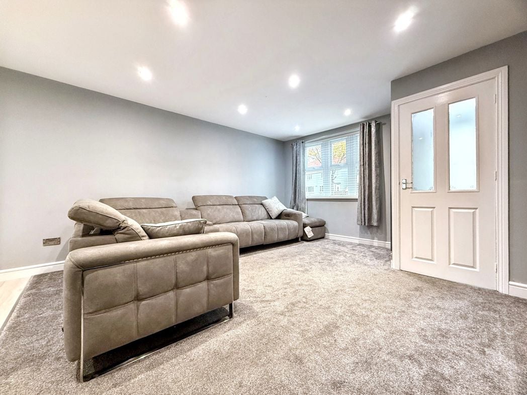 Property image 6 of 24