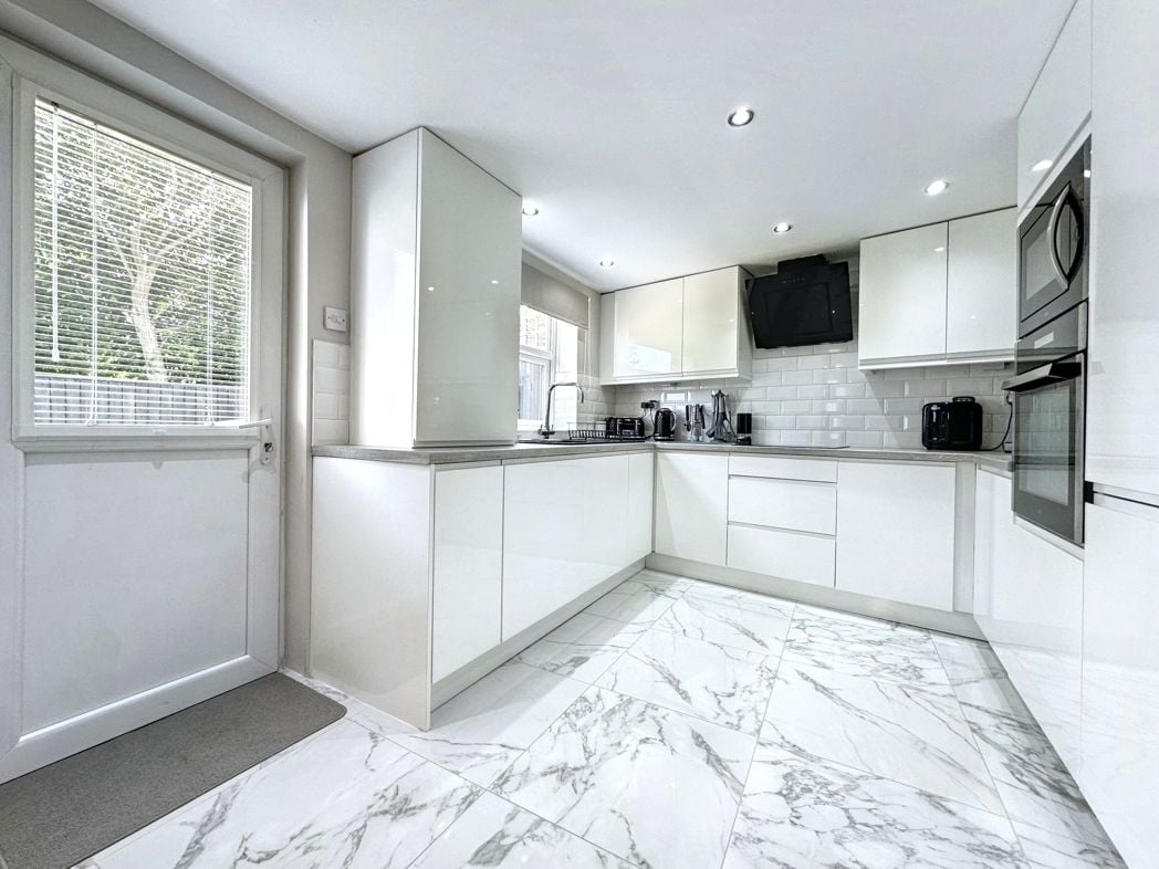 Property image 4 of 16