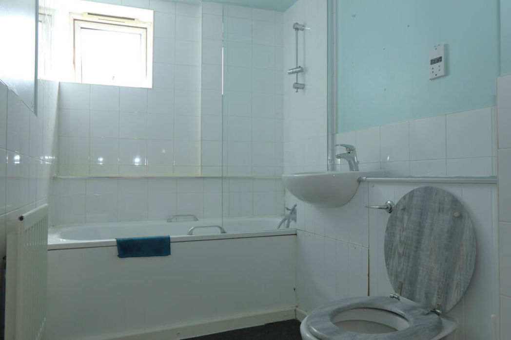 Property image 3 of 25
