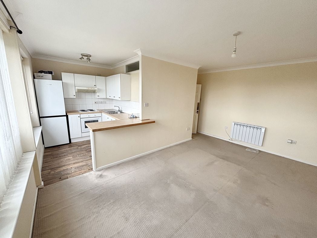 Property image 2 of 9