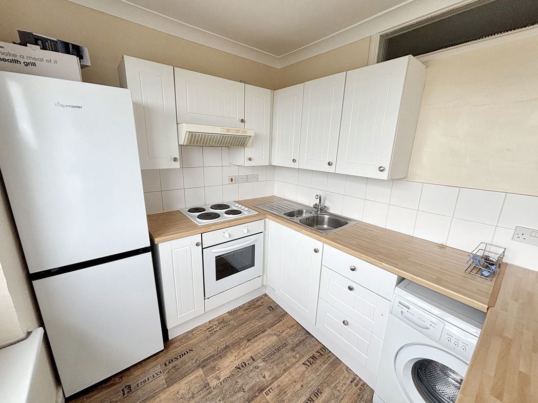 Property image 5 of 9