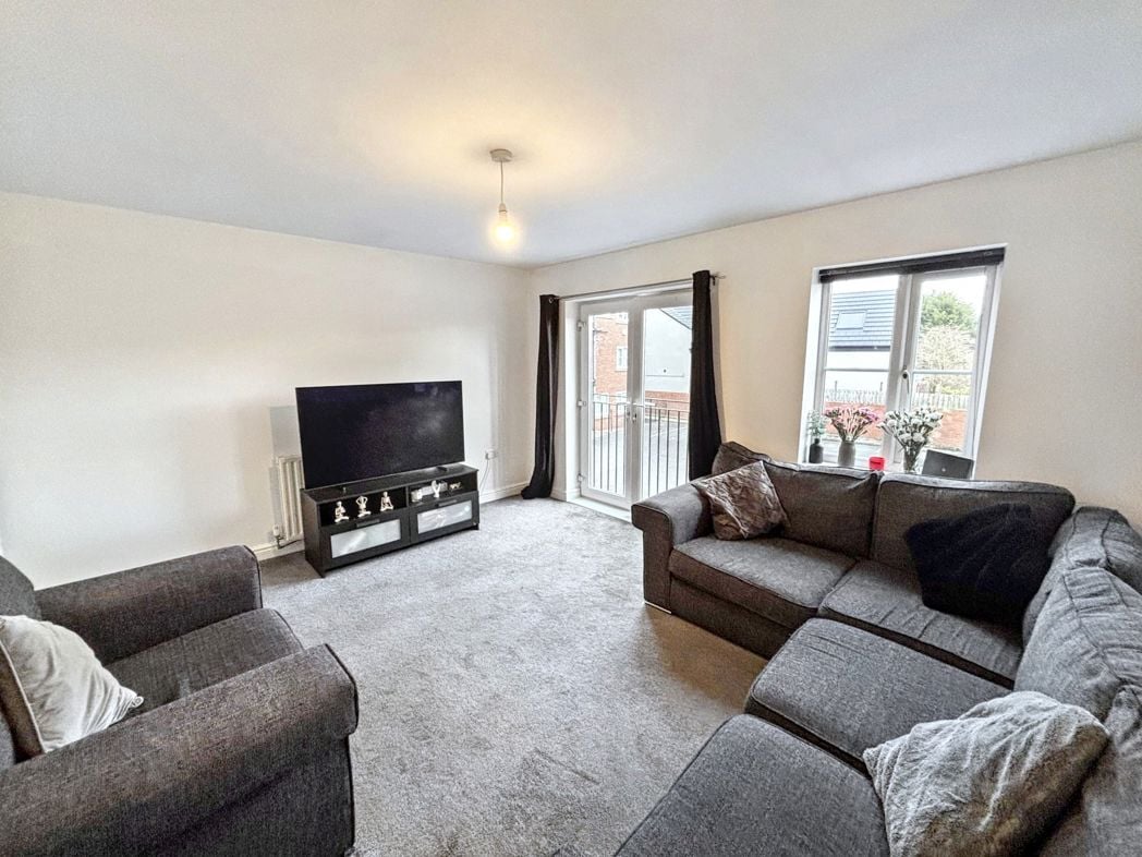 Property image 5 of 11