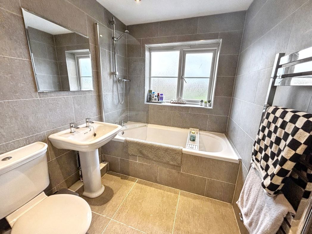 Property image 6 of 11