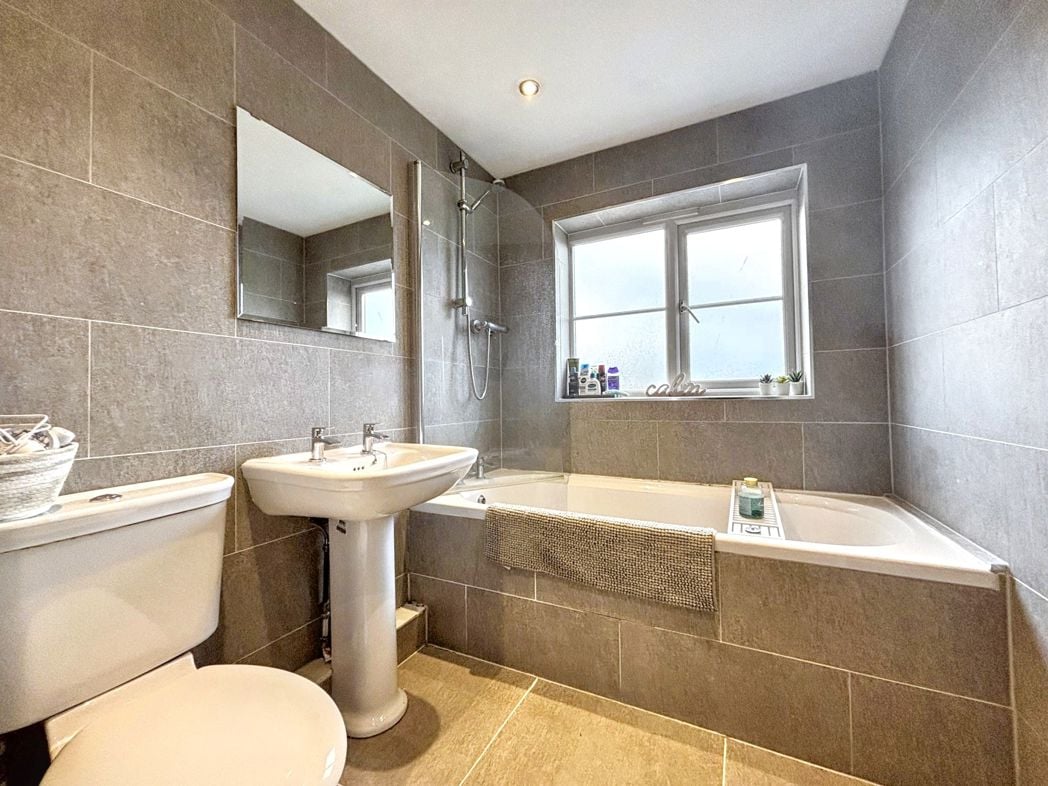 Property image 7 of 11