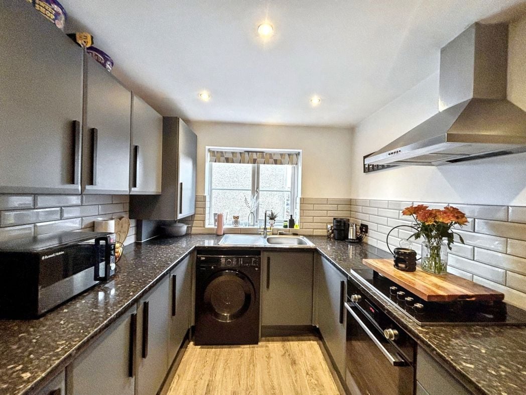 Property image 2 of 11