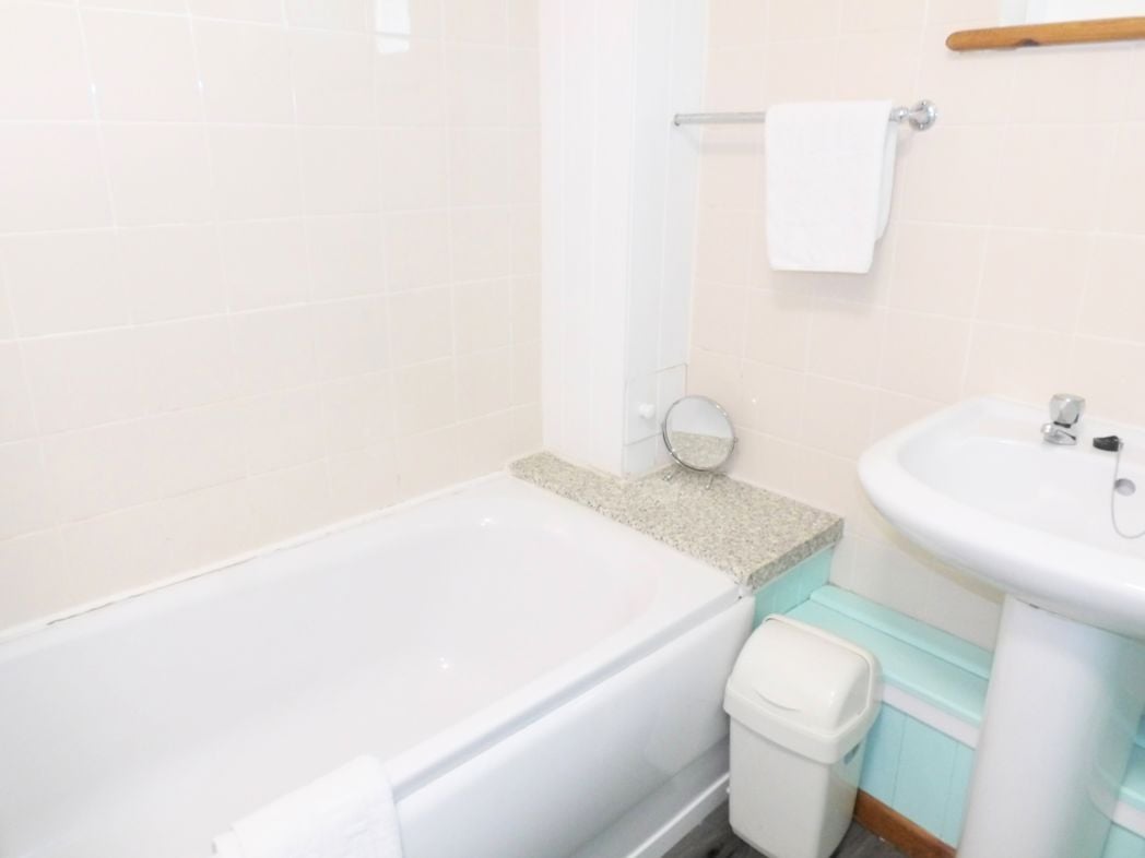 Property image 4 of 12
