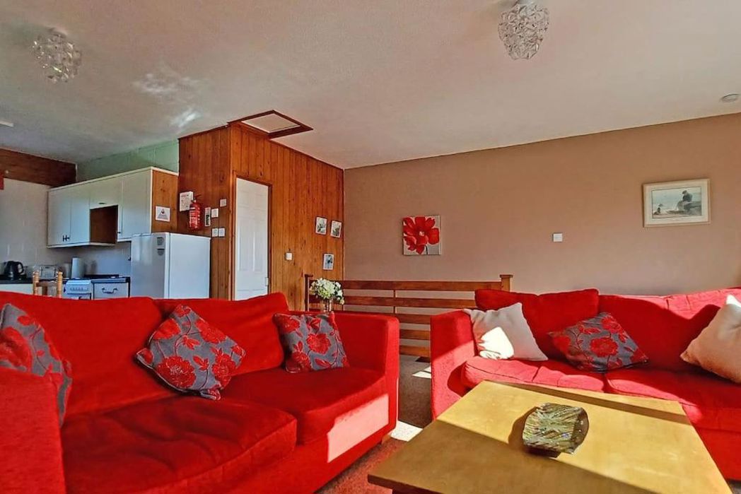 Property image 2 of 12