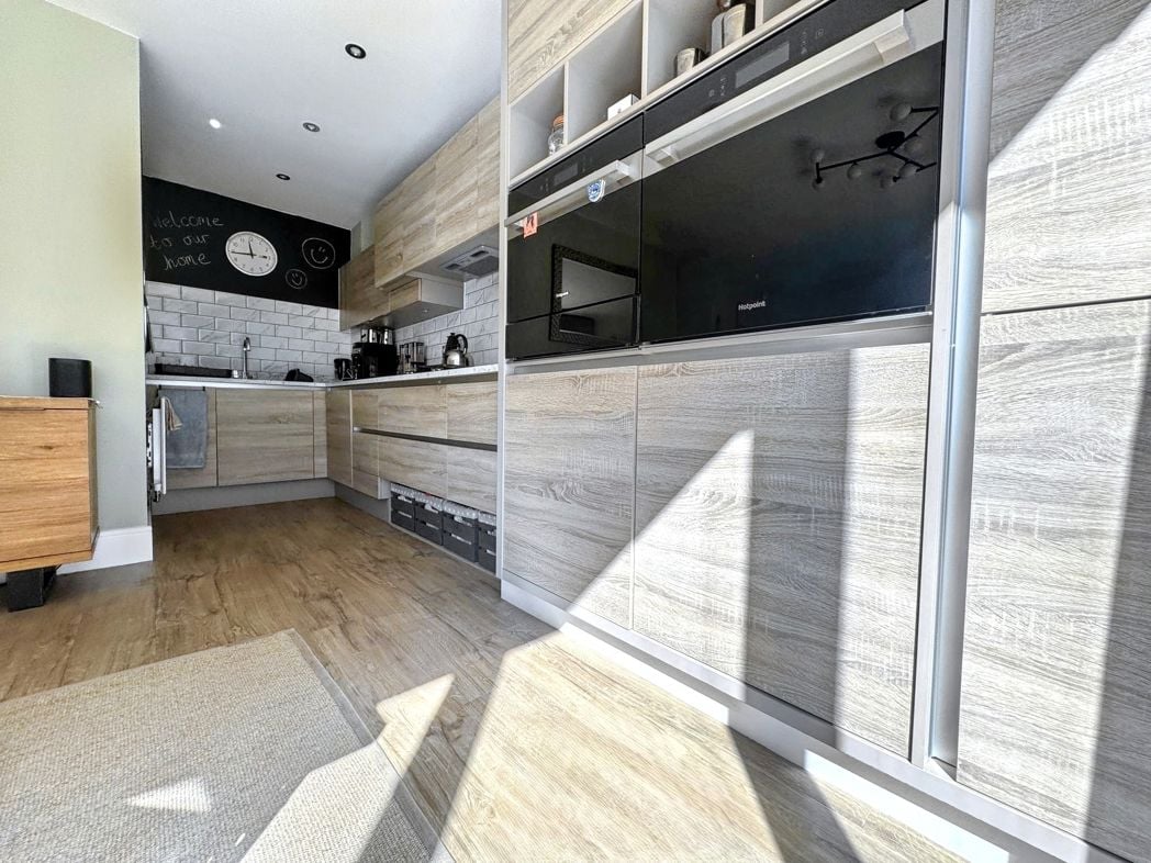 Property image 2 of 28