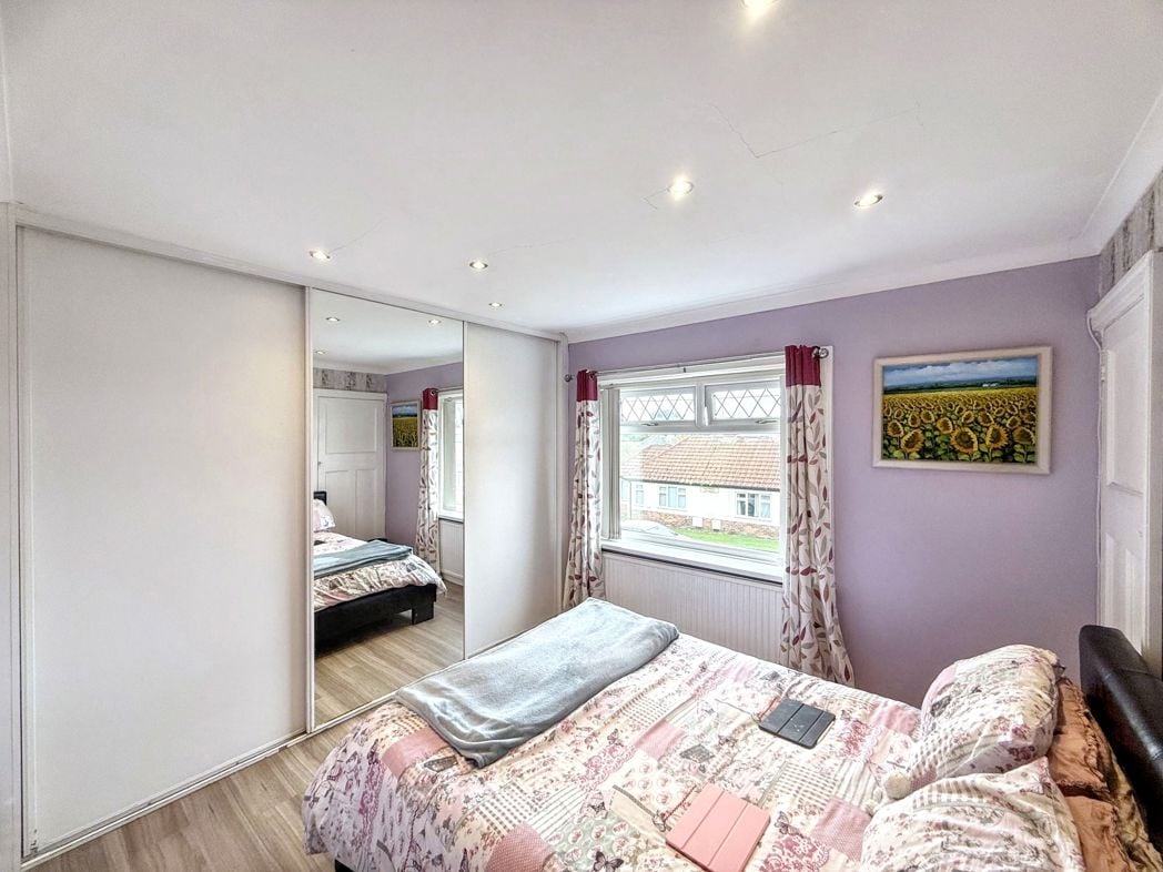 Property image 16 of 27