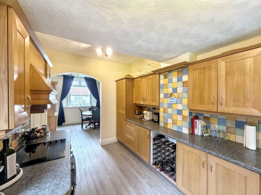 Property image 11 of 27