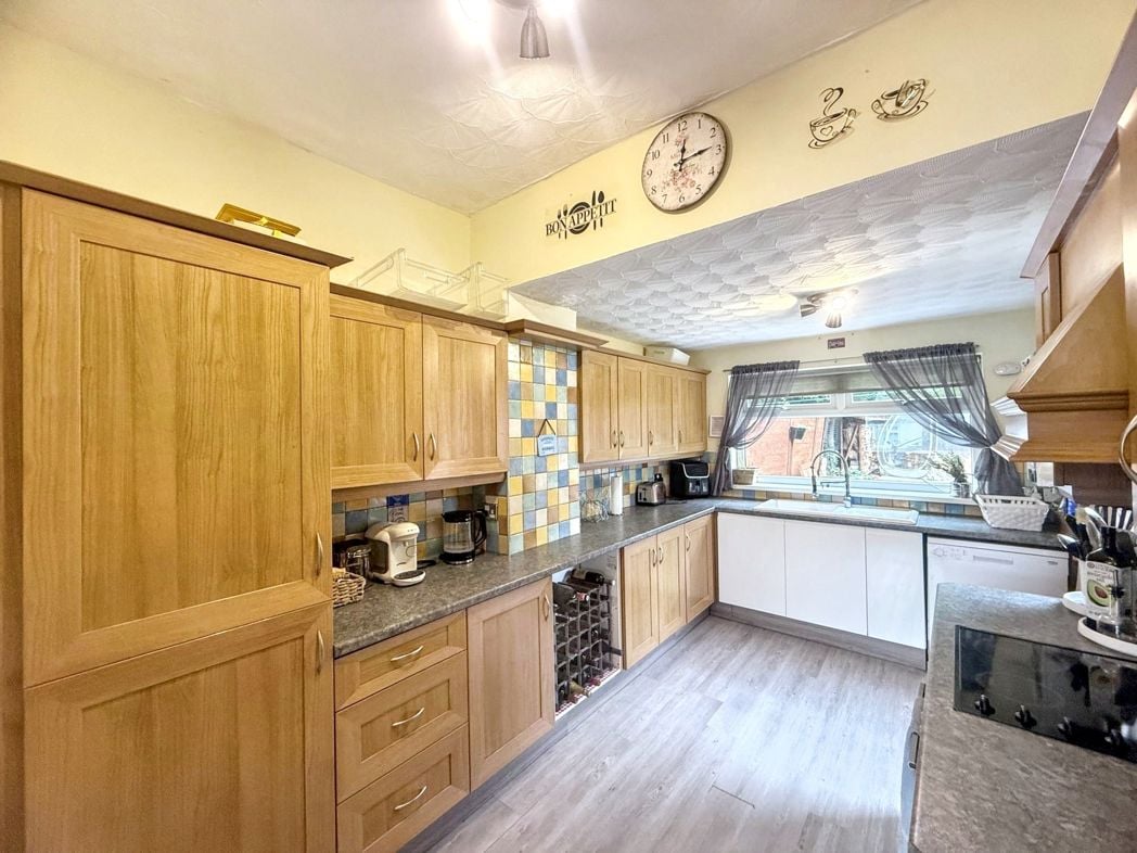 Property image 12 of 27