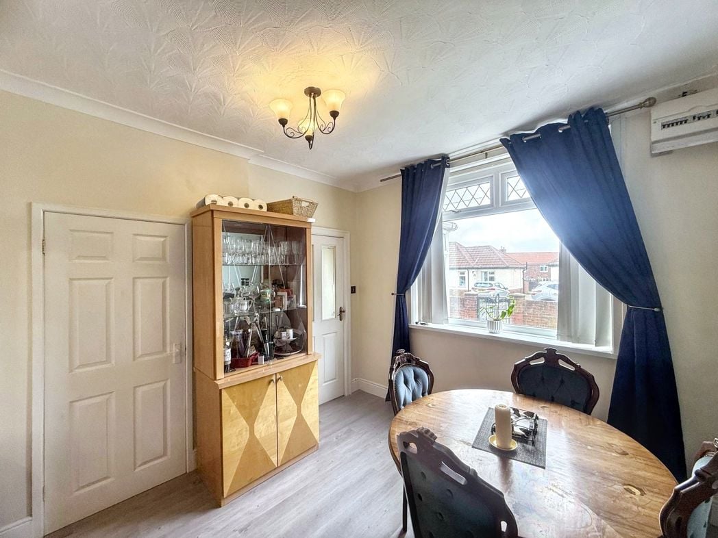 Property image 10 of 27