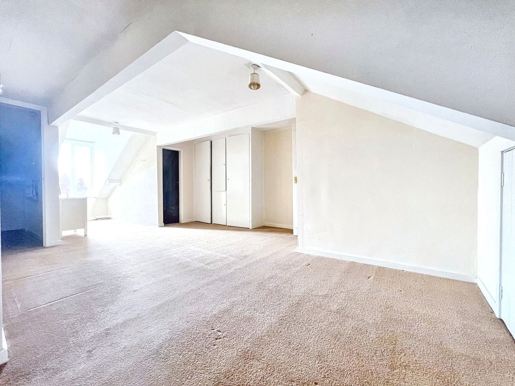 Property image 18 of 28