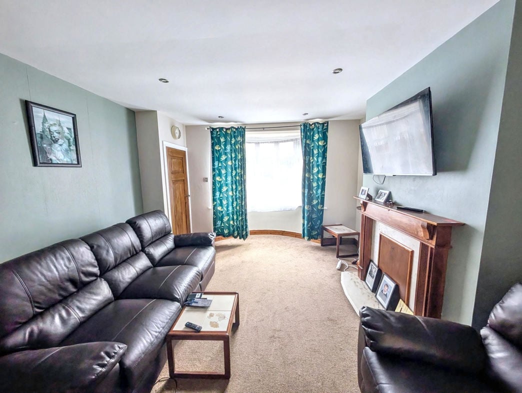 Property image 2 of 10