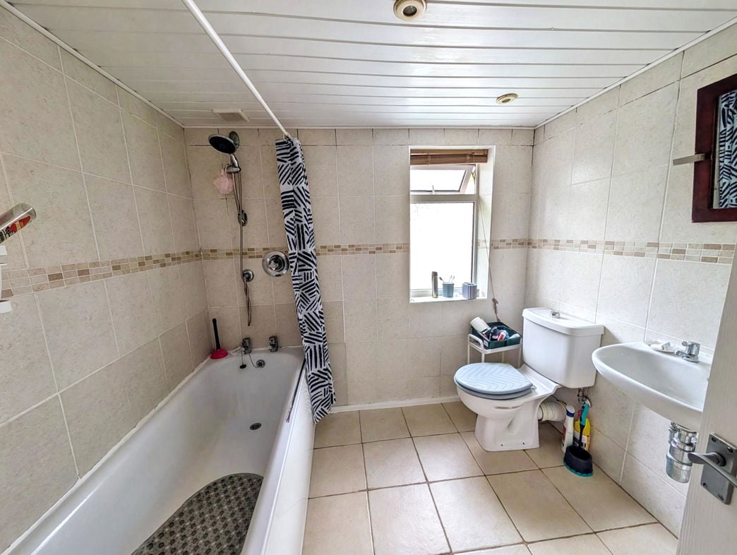 Property image 7 of 10