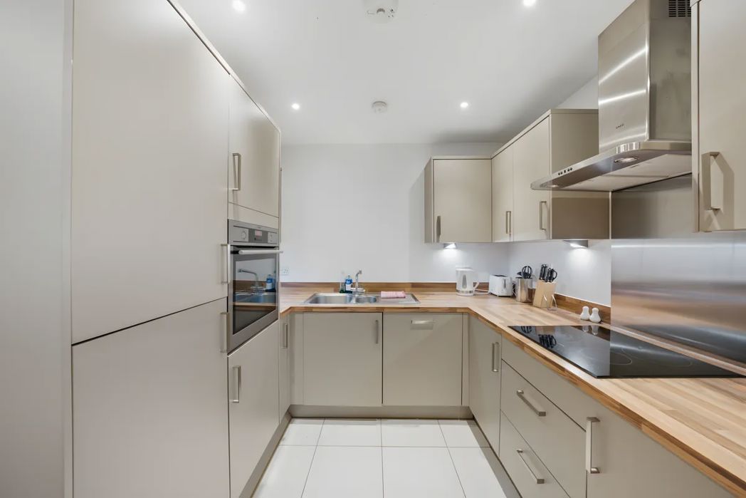 Property image 8 of 16