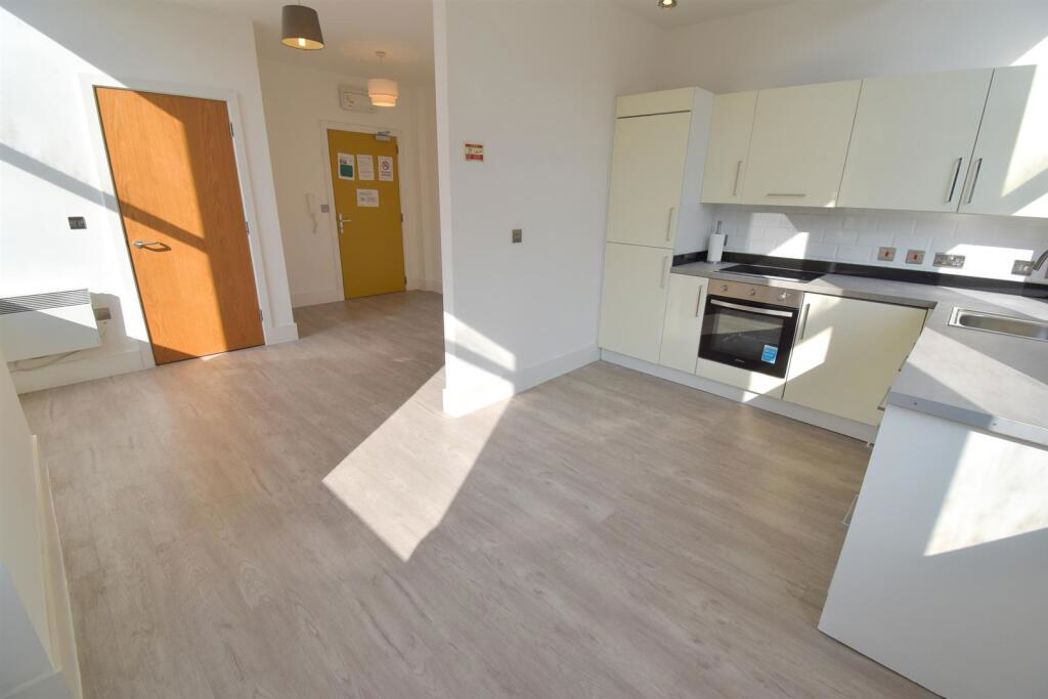 Property image 4 of 12