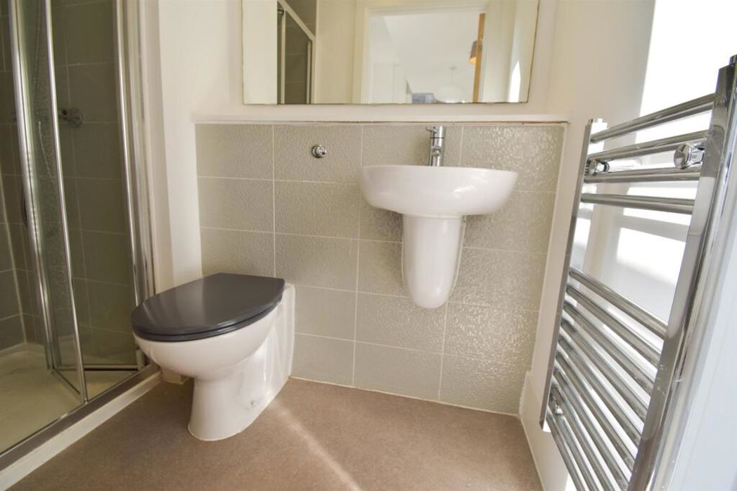 Property image 8 of 12