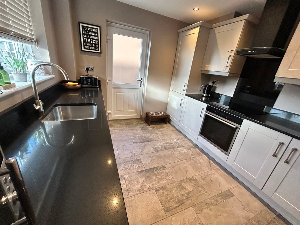 Property image 10 of 24