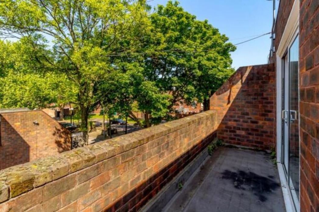 Property image 7 of 9