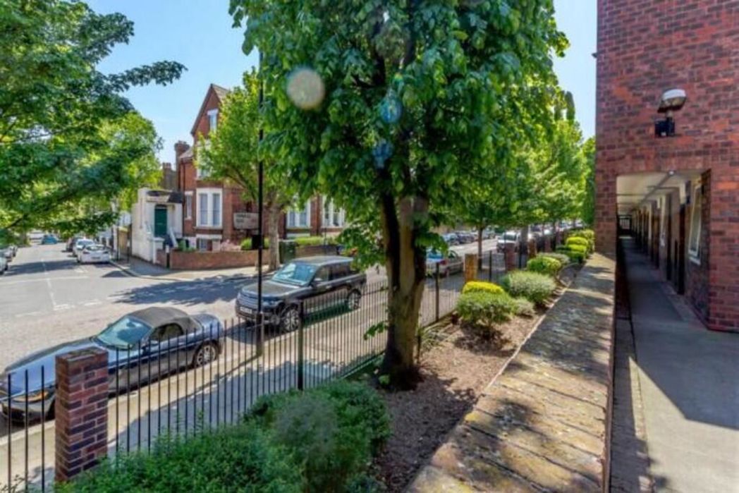 Property image 8 of 9