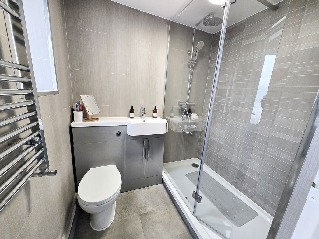 Cloakroom/Shower Room