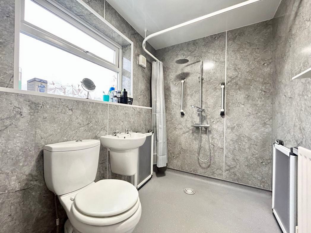 Property image 10 of 11