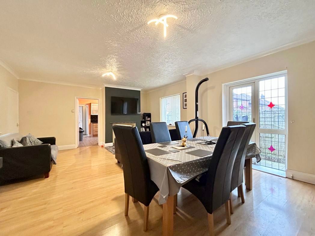 Property image 6 of 11