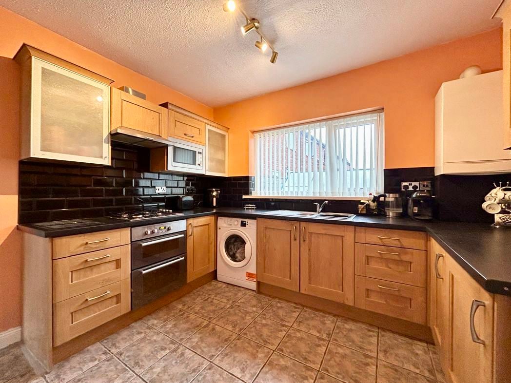 Property image 3 of 11
