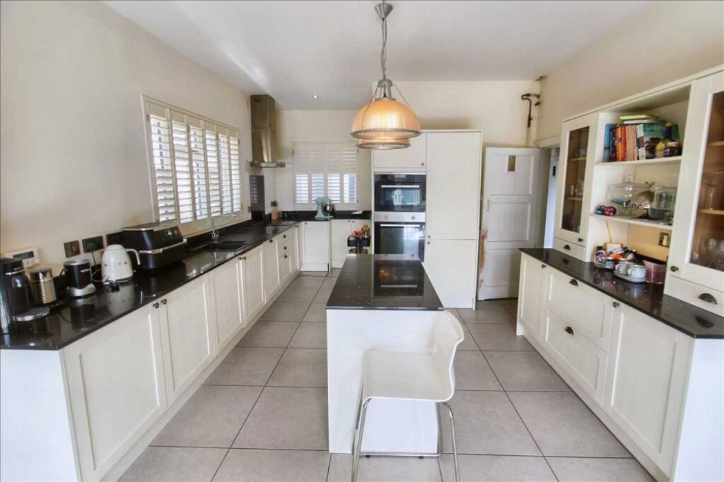 136, Nottingham, Nottinghamshire, NG5 3HU