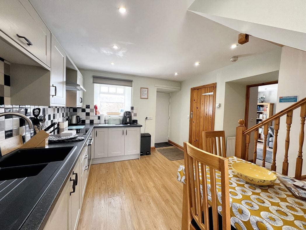 Property image 4 of 14