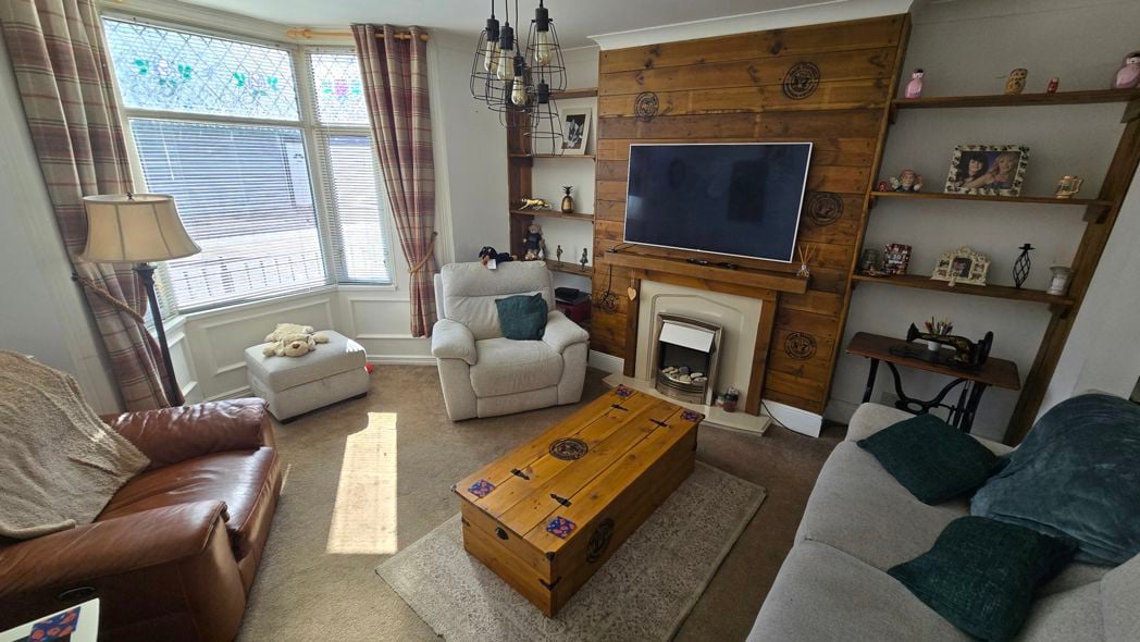 Property image 2 of 15