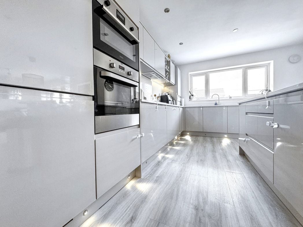 Property image 8 of 30