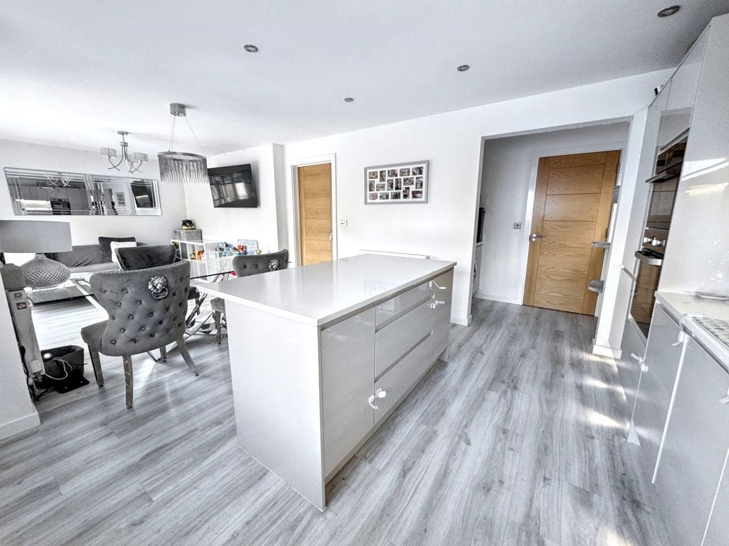 Property image 10 of 30