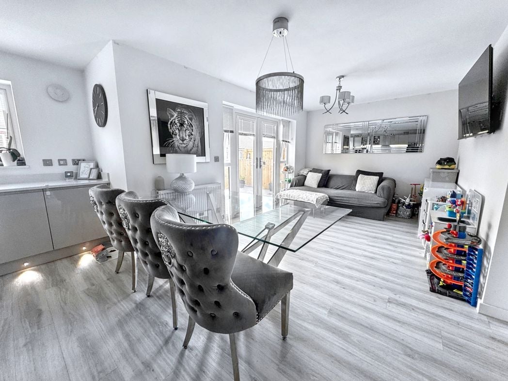 Property image 11 of 30
