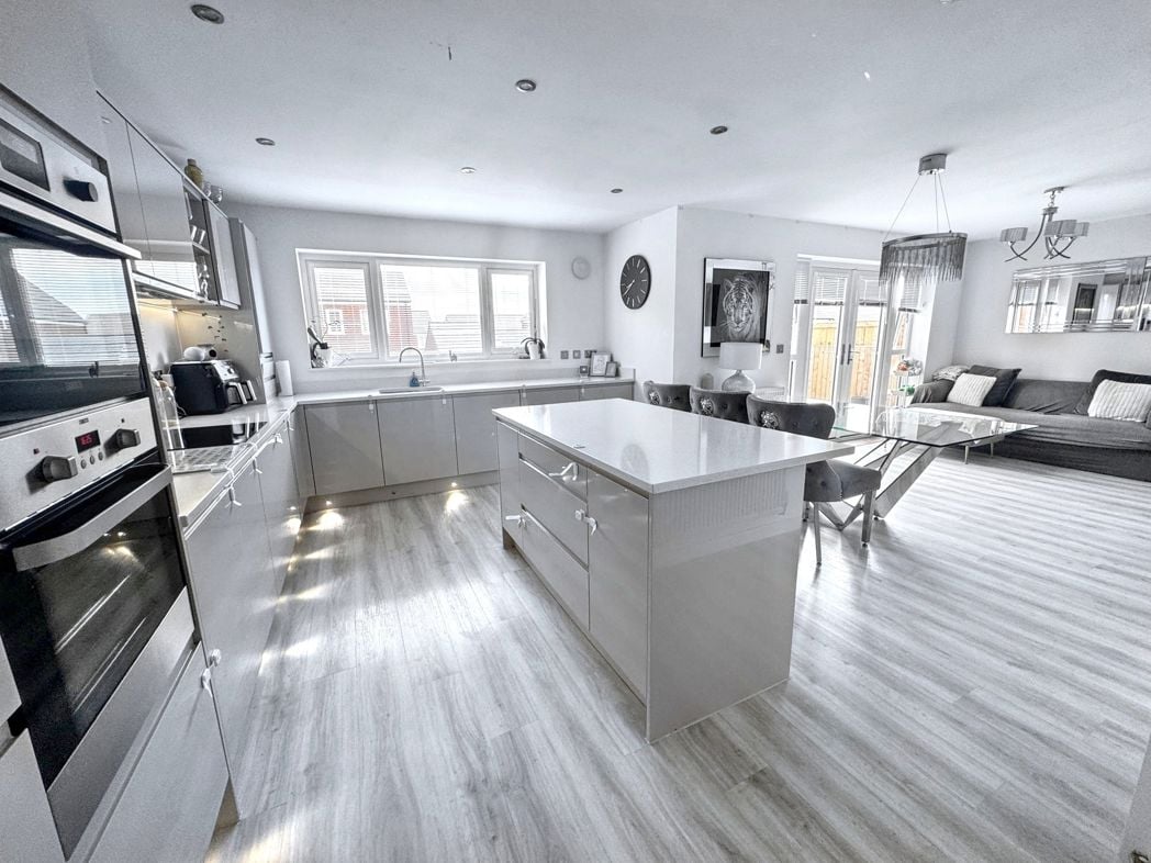 Property image 2 of 30
