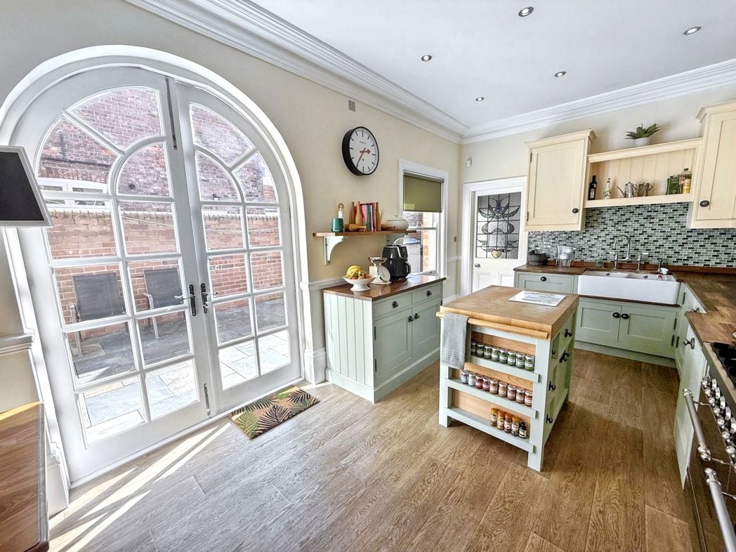 Property image 13 of 43