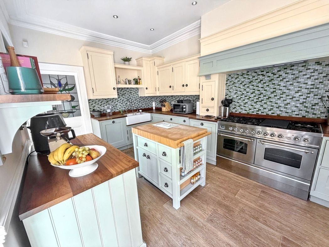 Property image 12 of 43