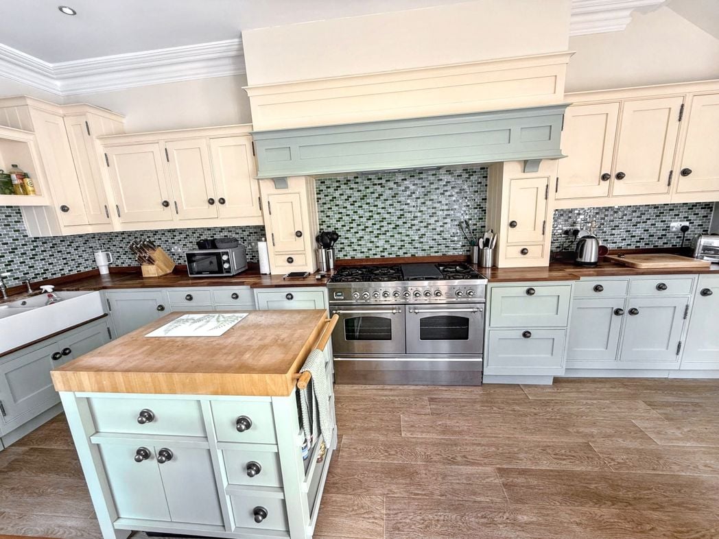 Property image 11 of 43