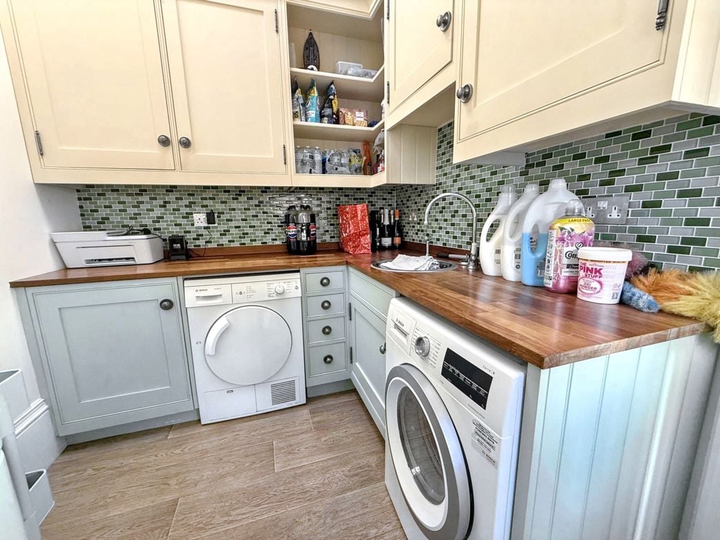 Property image 17 of 43