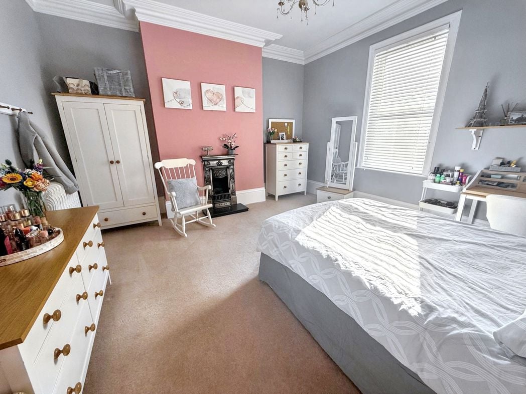 Property image 26 of 43