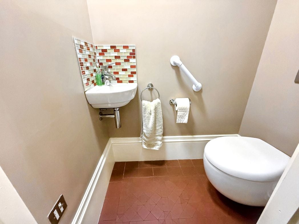 Property image 19 of 43