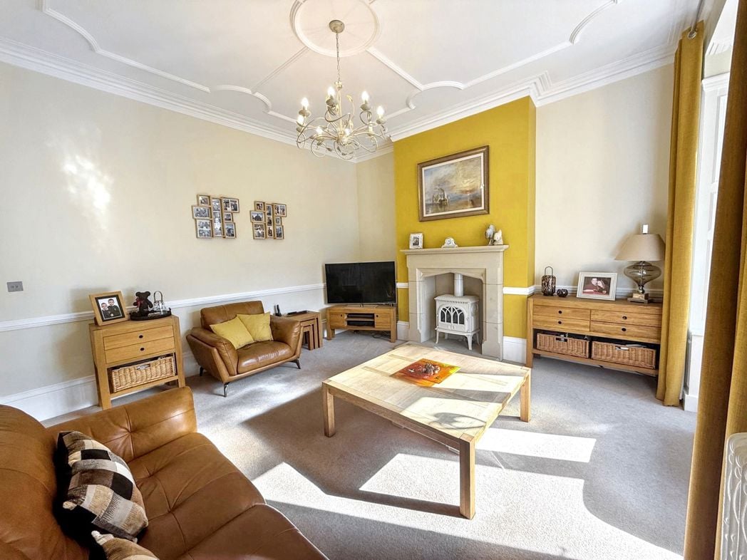 Property image 9 of 43