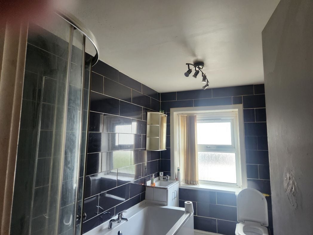 Lighthouse Inn, 505, Oldham, Greater Manchester, OL4 3AF
